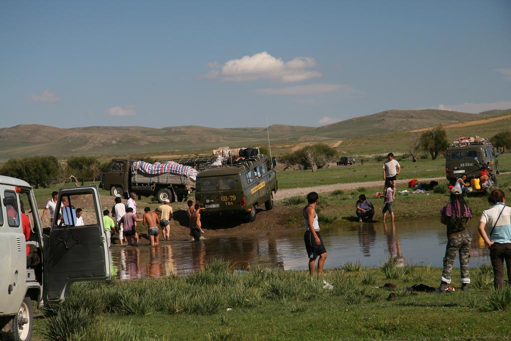 Golden Gobi Hostel & Tours Ulan Bator Exteriör bild